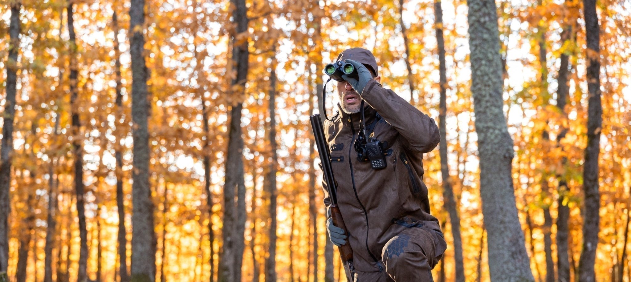 decoying corvids after missed shot: crows, rooks, jackdaws; corvid shooting on mixed farms, quiet camouflage jackets, weatherproof shooting trousers for birds