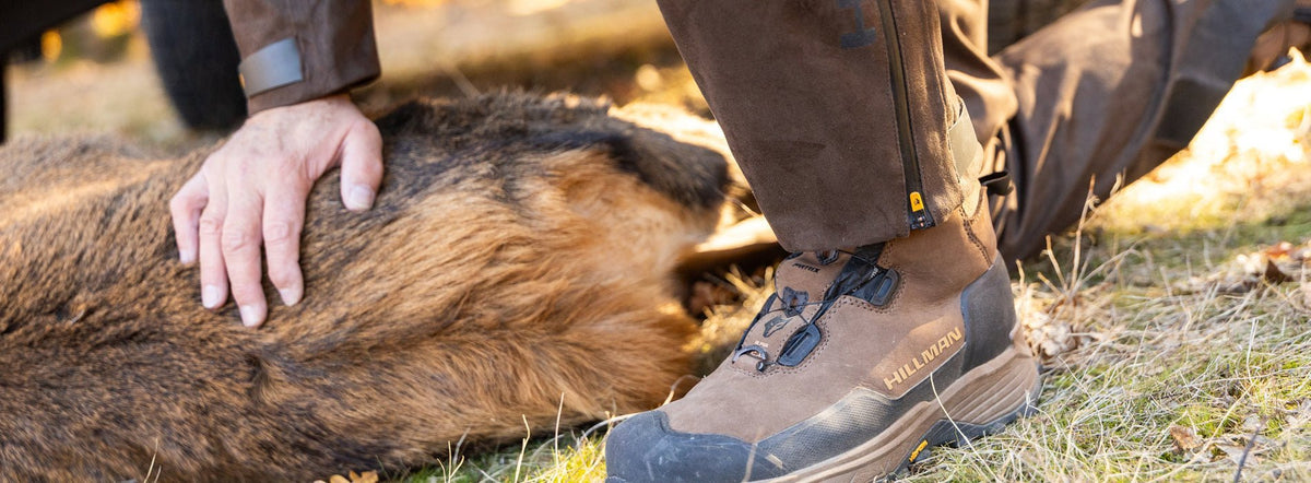 follow up a deer after the shot: gut-shot, liver-shot deer tracking, durable stalking clothing, waterproof stalking trousers, brush-resistant